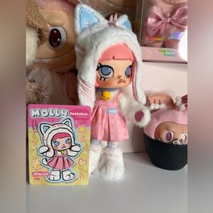 Molly Peekaboo 1/8 Action Figure Pink Pop Mart